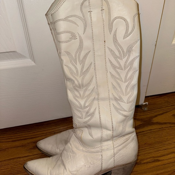 DOLCE VITA WHITE COWBOY BOOTS - Picture 2 of 5